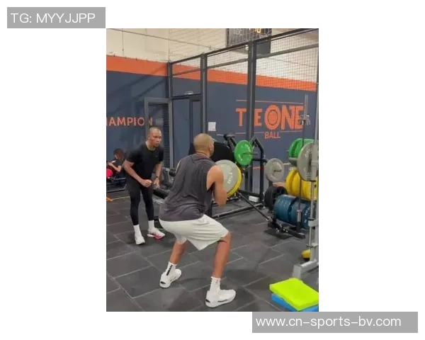 姆巴佩健身房内训练照片曝光透露恢复情况良好无大碍 姆巴佩健身房内训练照片曝光透露恢复情况良好无大碍