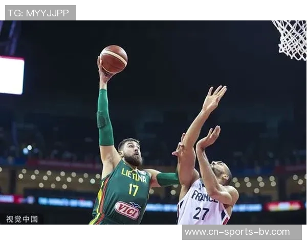 戈贝尔半场压哨补篮被判干扰球无效挑战成功引发热议 戈贝尔半场压哨补篮被判干扰球无效挑战成功引发热议