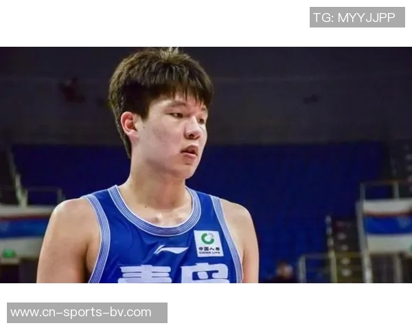 杨瀚森积极学习英语外教辅导助力球队成长与个人提升