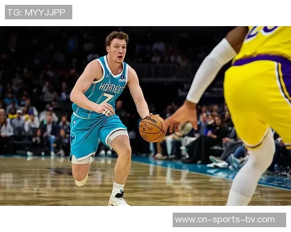 克尼佩尔表现出色4号秀三分球5投全中助球队赢得胜利