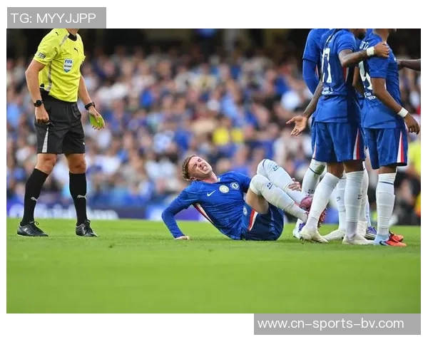 切尔西备战强敌帕尔默训练场重聚埃斯特旺畅谈战术心得